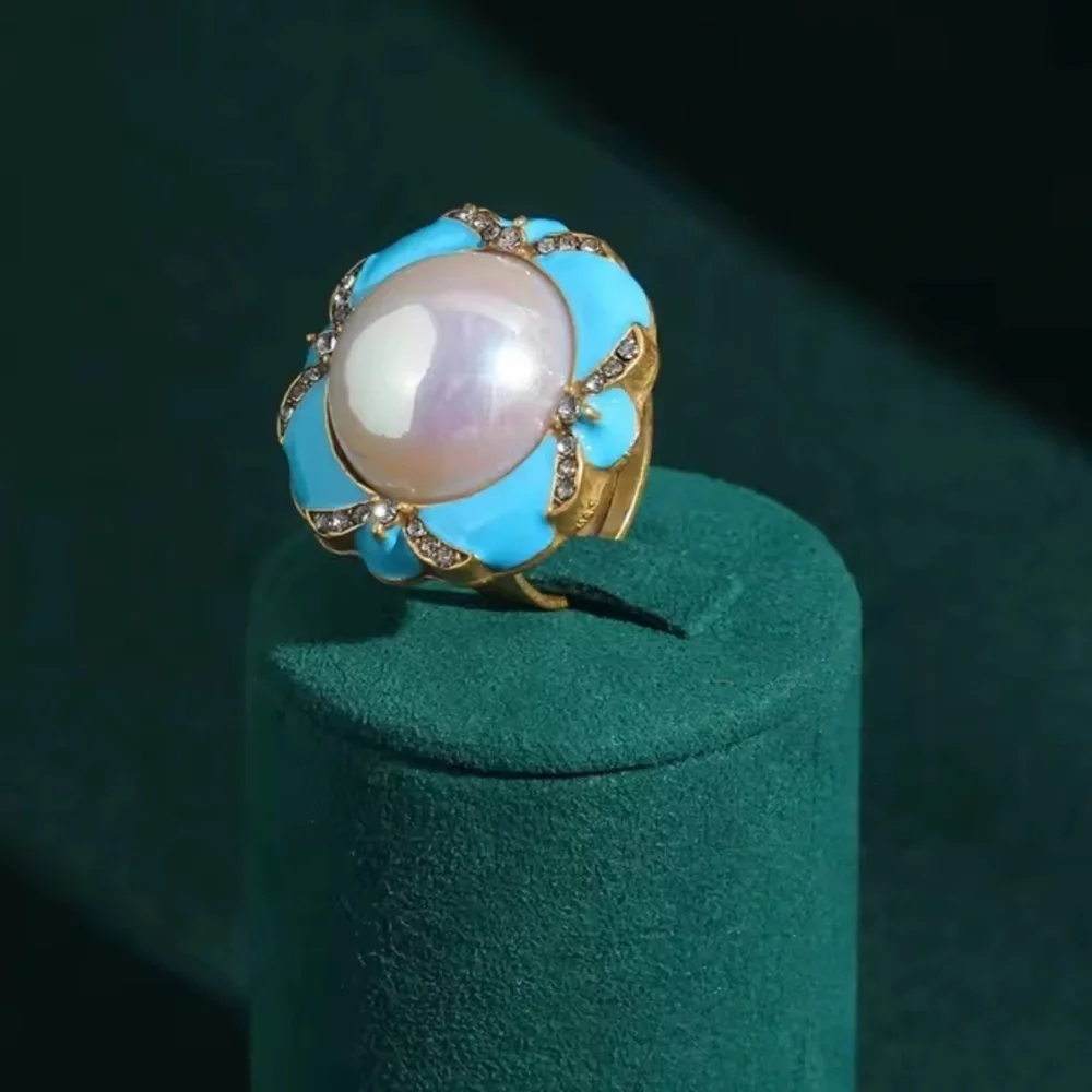 Royal Heirloom Ring Lustrous Pearl in Turquoise Petals & Golden Brilliance
